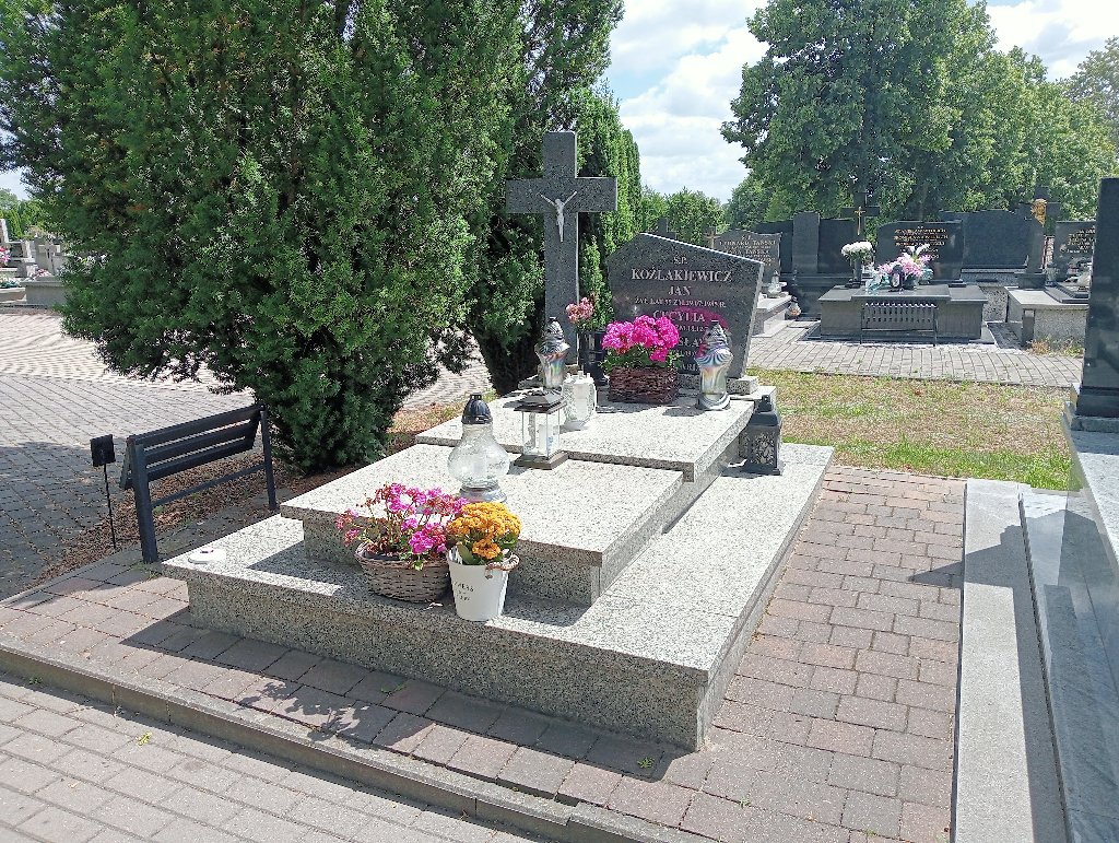 Grób Jan Koźlakiewicz