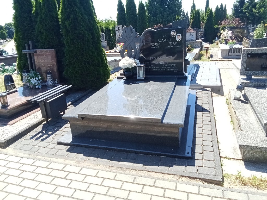 Grób Mariusz Marcin Adamski