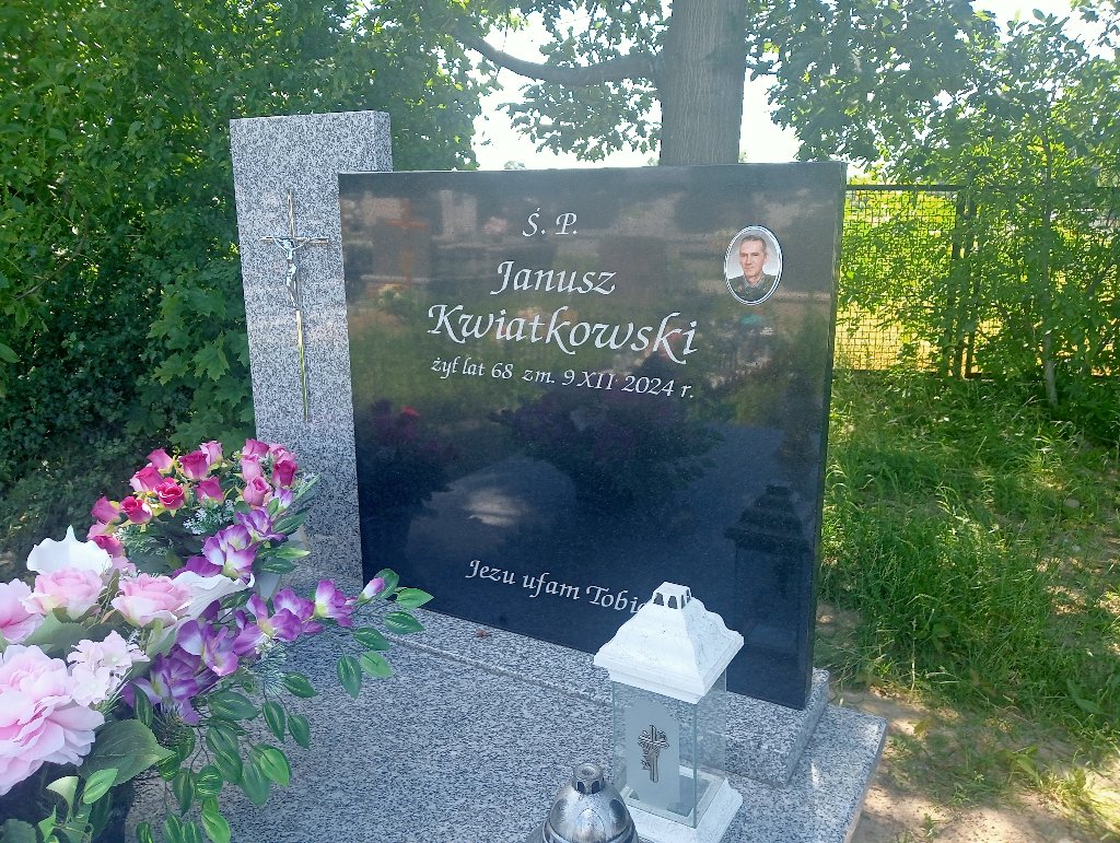 Grób Janusz Kwiatkowski