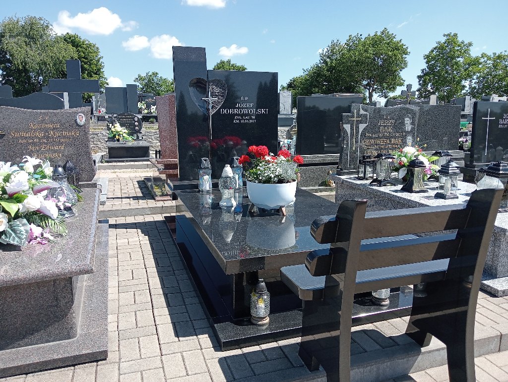 Grób Józef Dobrowolski
