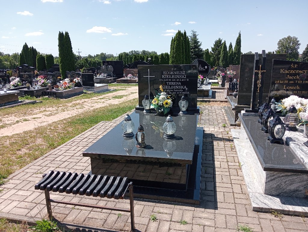 Grób Eugeniusz Kiełbiński